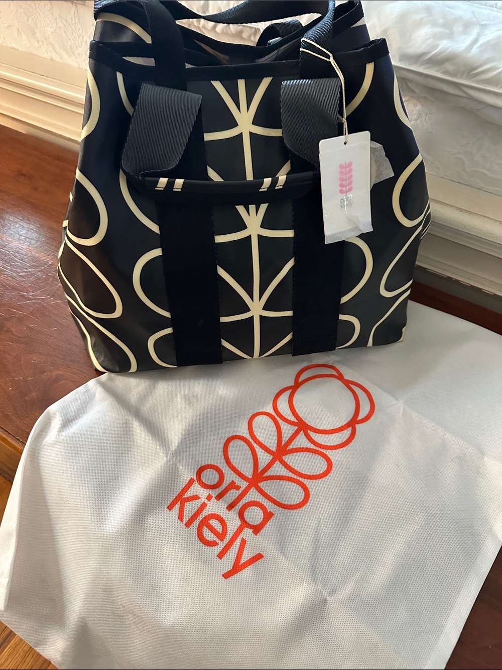 Orla Kiely Classic XL Tote - Picture 8 of 8